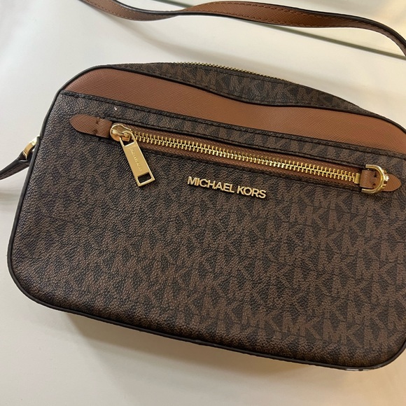 Michael Kors Brown Shoulder Bag with gold chain (removable) very good condition - Picture 12 of 14